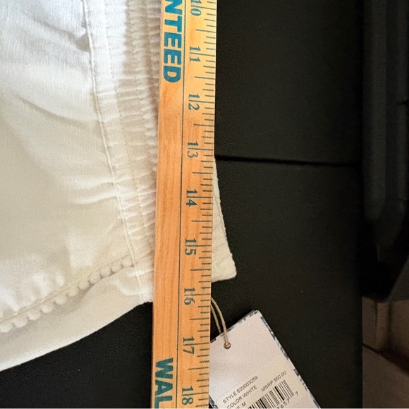 Stella Parker Island Collection Drawstring Linen-Blend Shorts - Picture 11 of 13